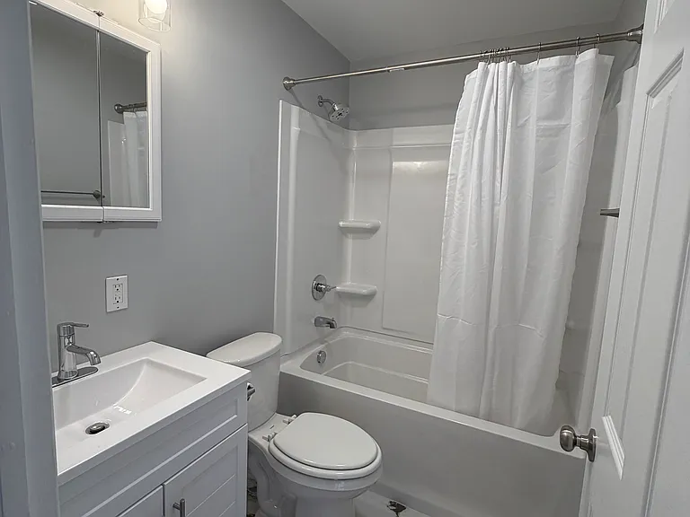 306 Andrea Dr — Photo 5