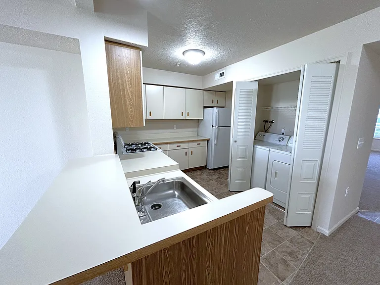 Heatherwood Apartments — Photo 29