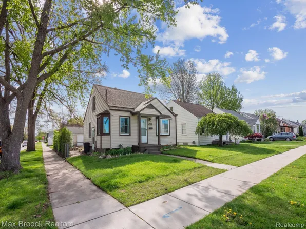 26152 Hampden St, Madison Heights, MI 48071