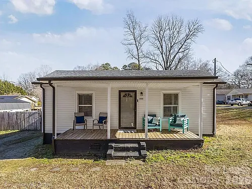 211 Franklin Ave Photo 1