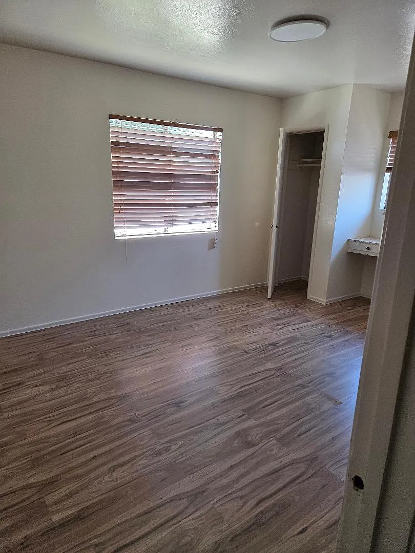 3 bed, 1400 sqft, $2,400 — Photo 3