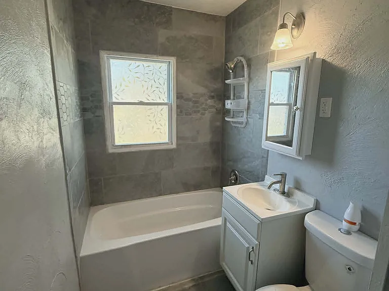 Full Bathroom