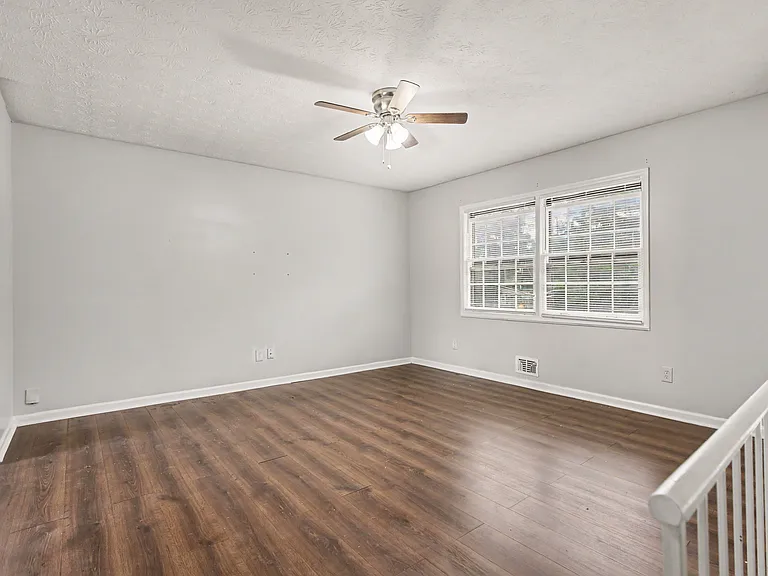 2120 Sandgate Cir — Photo 17