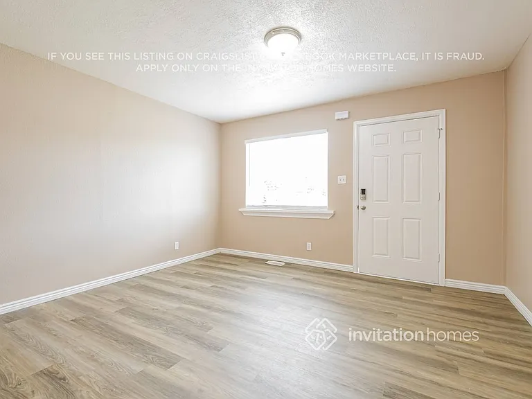 1640 Ruth Dr — Photo 3