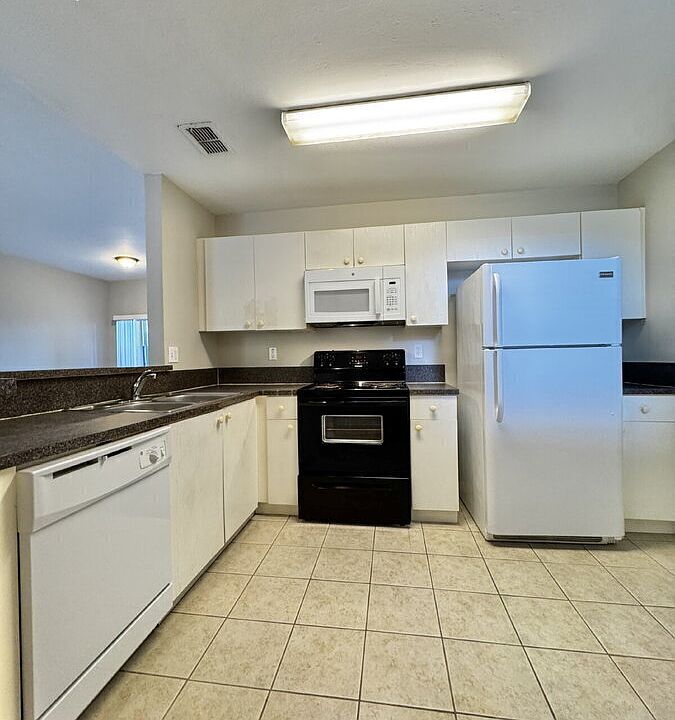 1st image of 4133 Bellasol Cir APT 313