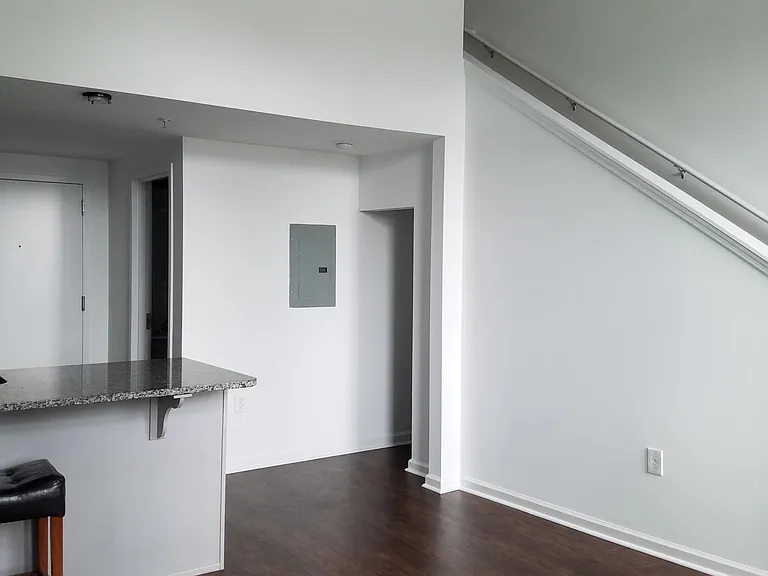 2231 Bryn Mawr Ave #4 — Photo 2