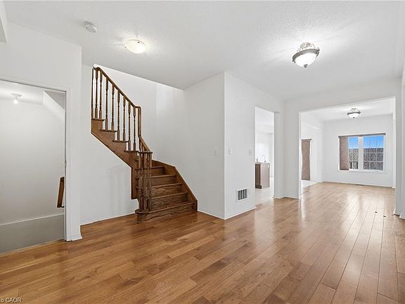 4th image of 14 Gulfbrook Cir