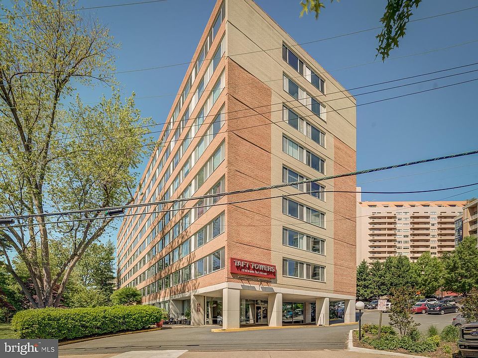1st image of 1210 N Taft St APT 609