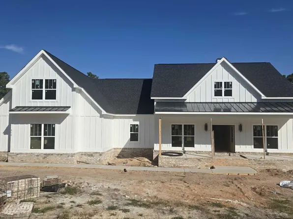 808 Callaway Dr, Graniteville, SC 29829