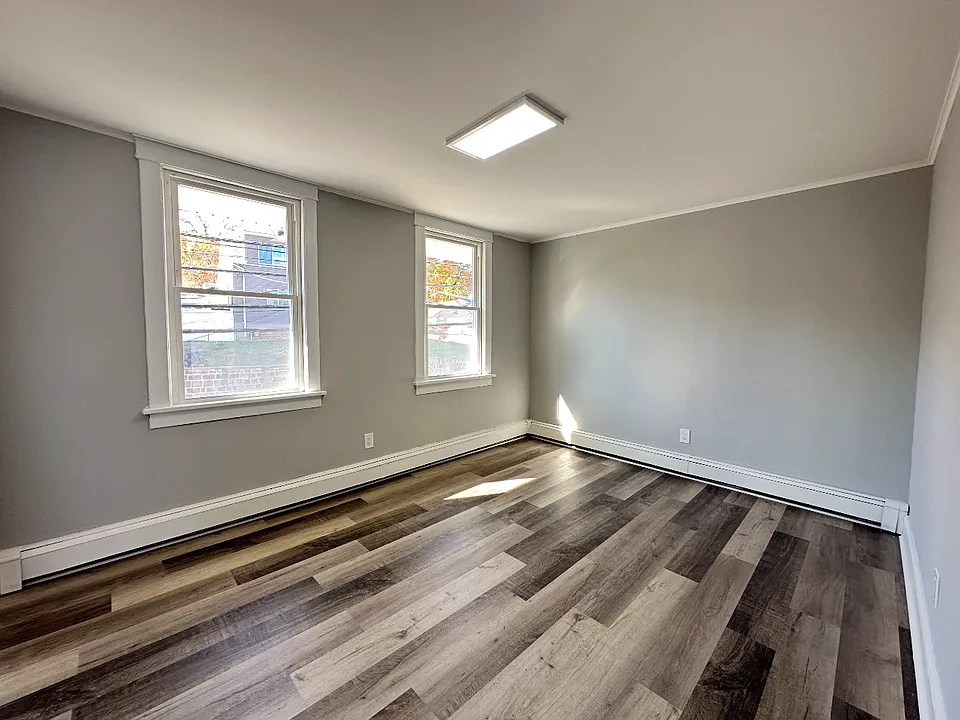 754 Belmont Ave #6