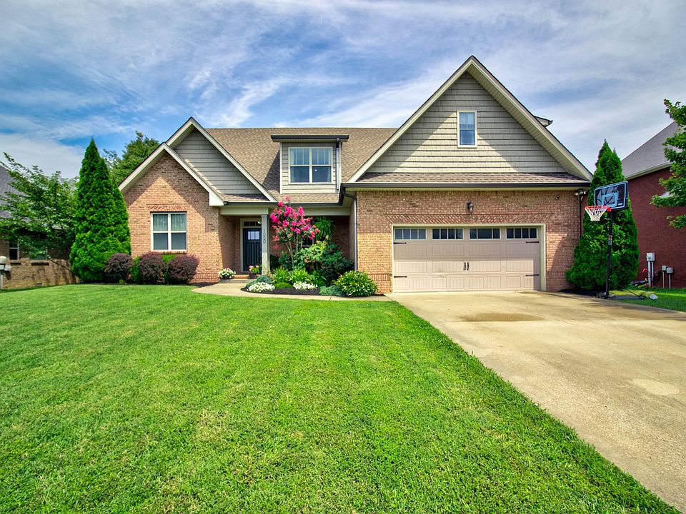 1st image of 1050 Willow Cir