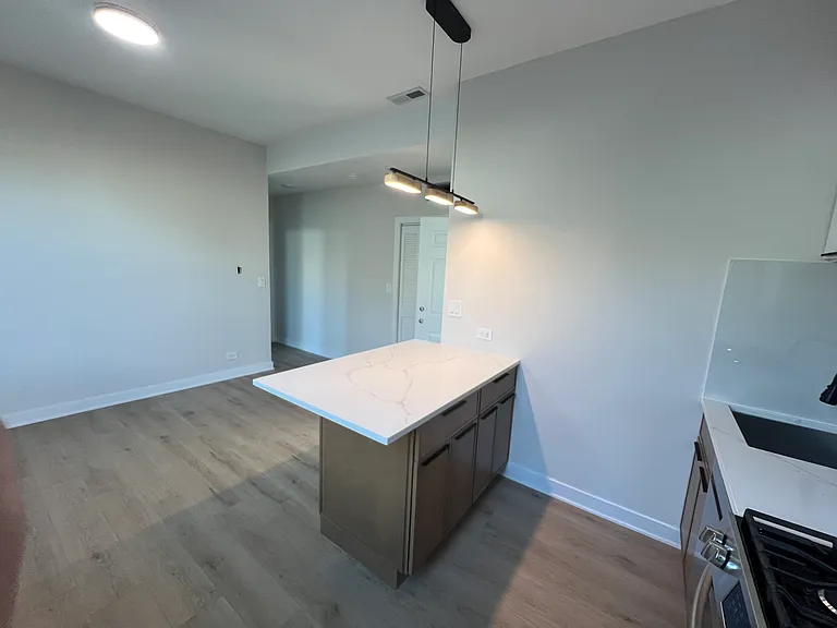 1531 W 18th St #3B — Photo 2