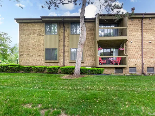 27330 Arborway Rd Unit 17, Southfield, MI 48033