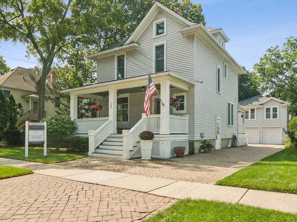 208 N Benton St, Palatine, IL 60067