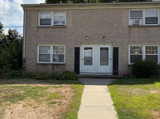 7 Stone Ridge Rd, Bridgeport, CT 06606