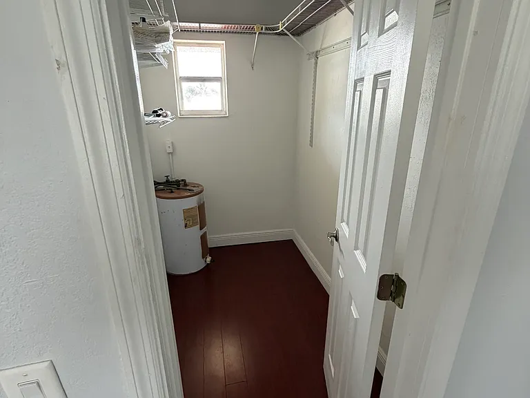 1801 SE 4th St #8 — Photo 8