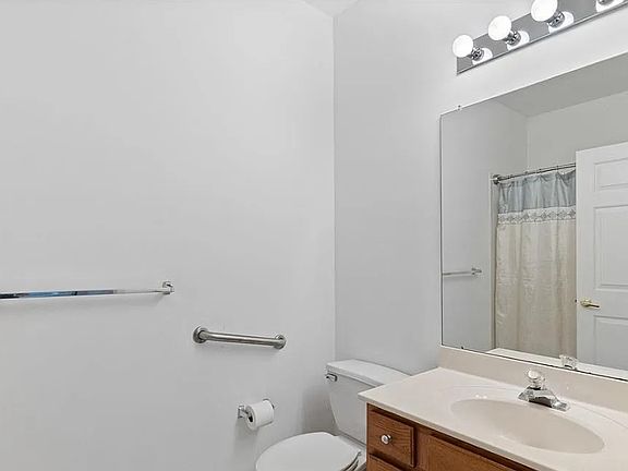 4th image of 1883 Gregory Pl #A