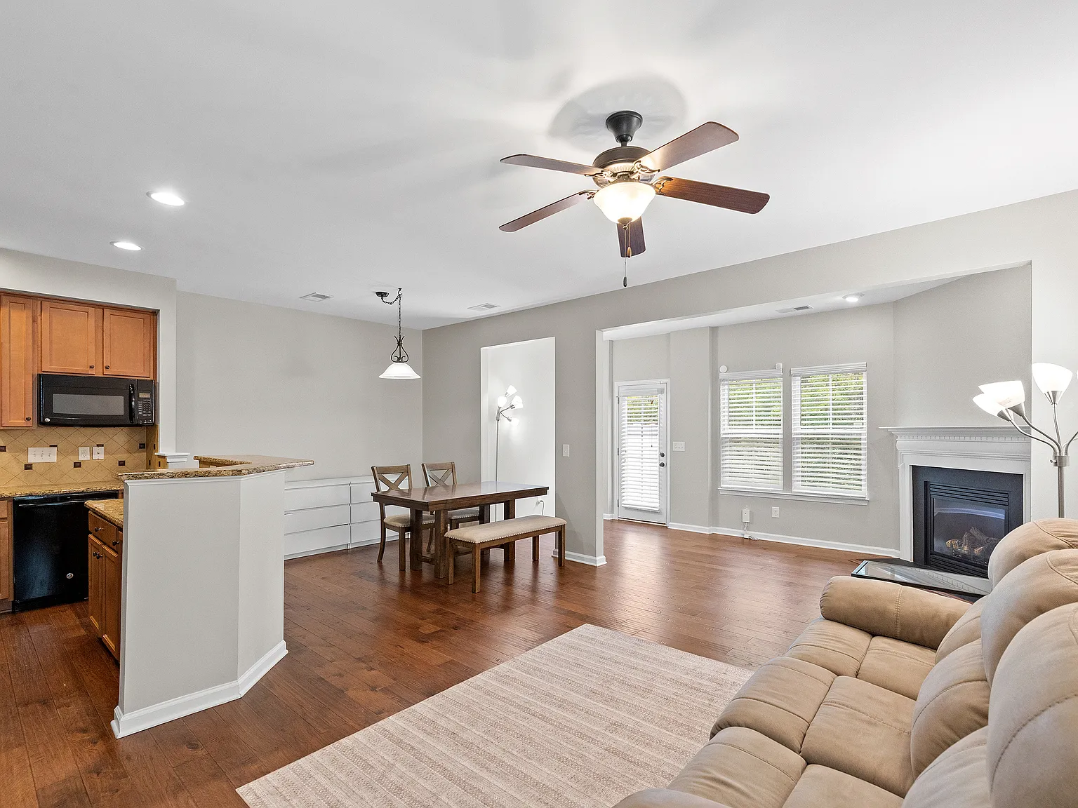 3 bed, 1750 sqft, $1,950 — Photo 4