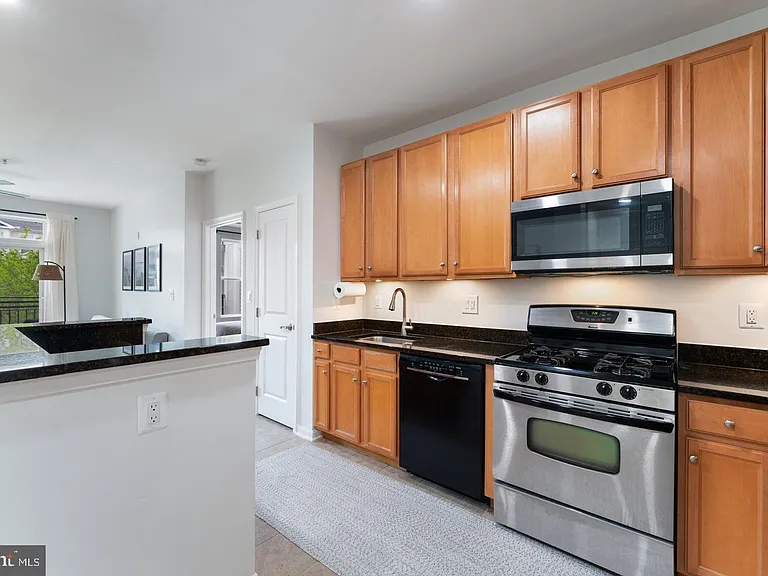 2665 Prosperity Ave #314 — Photo 12