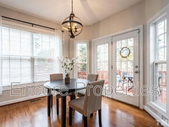5th image of 1614 Hemlock Hills Dr