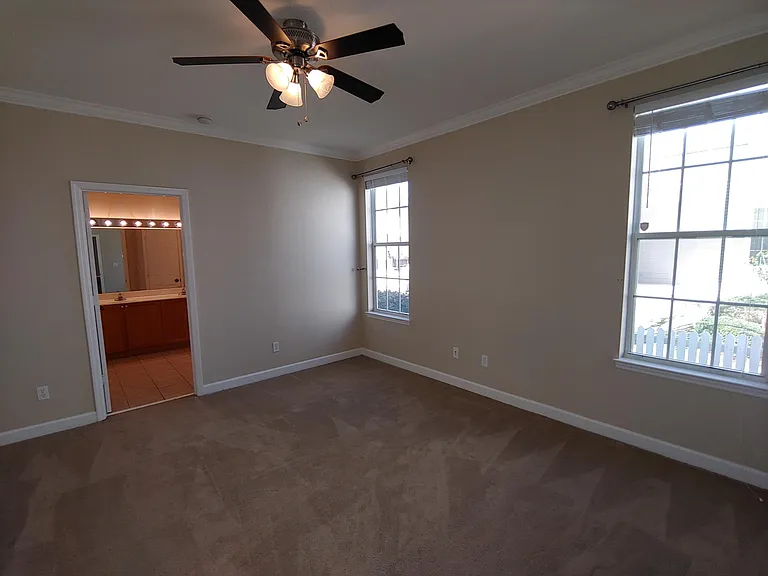 4258 Raleigh Way — Photo 15