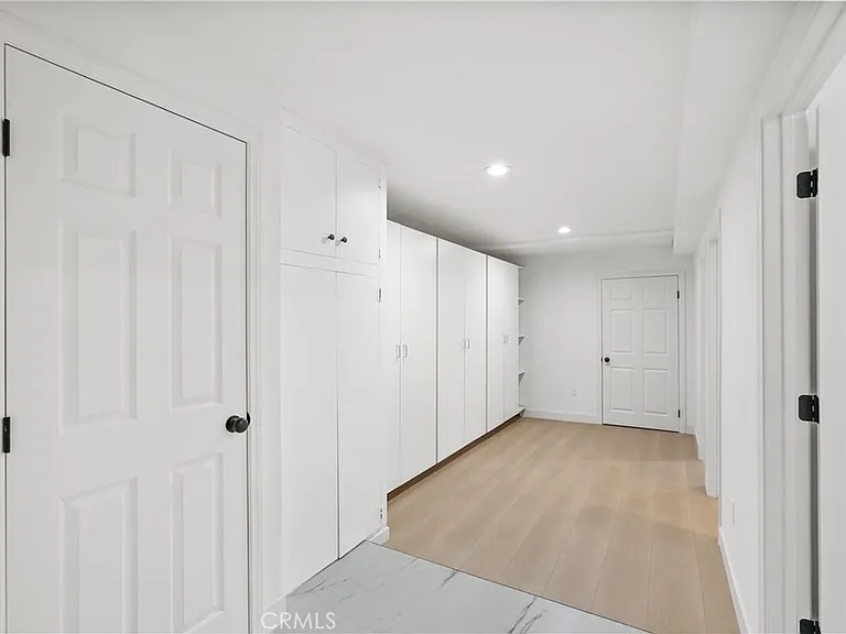 6221 Mammoth Ave — Photo 17