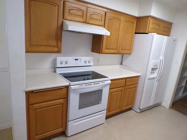 349 Oregon Ter — Photo 15