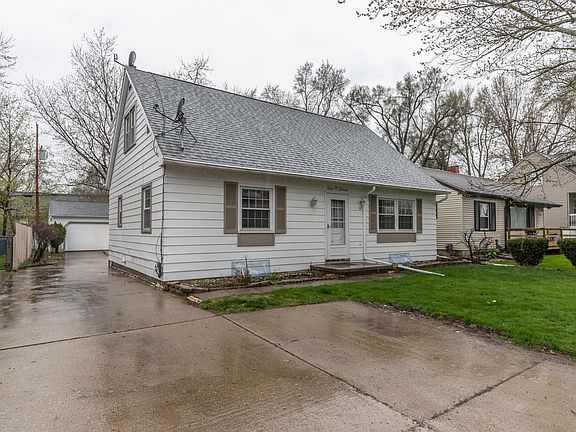 2nd image of 603 Harriet Ave