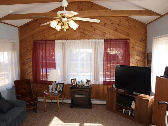 Beautiful 4-season room