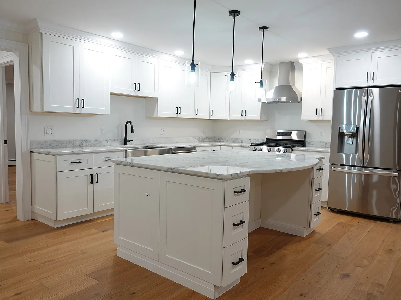 1 bed, 1.0 bath, 1500 sqft, $3,300 — Photo 4