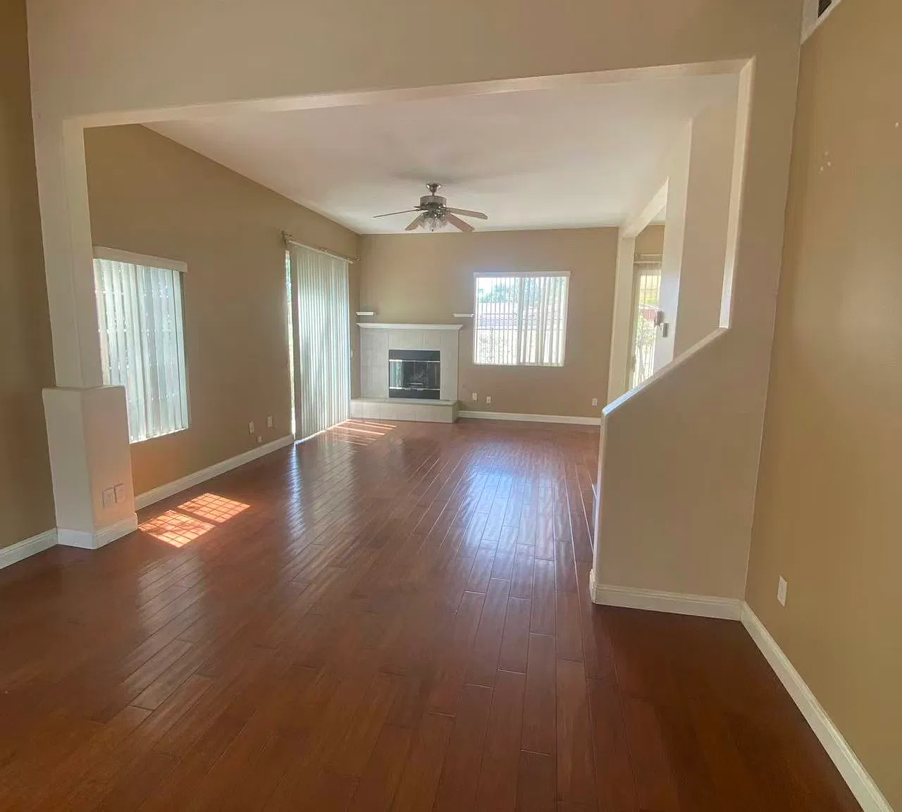 4 bed, 2.5 bath, 1684 sqft, $3,300 — Photo 2