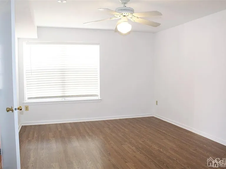 306 Plymouth Rd — Photo 12