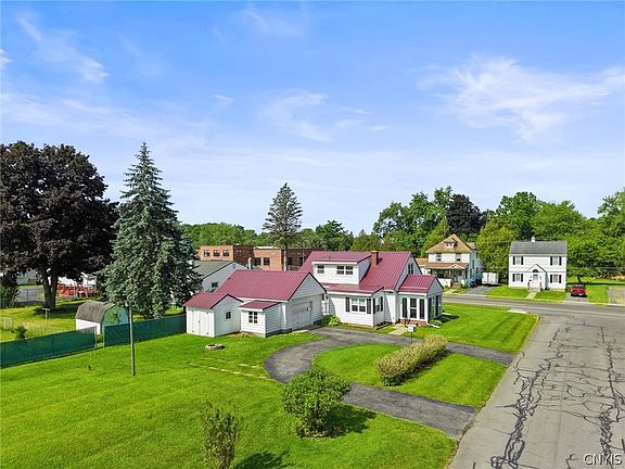 3rd image of 150 Dunning Ave
