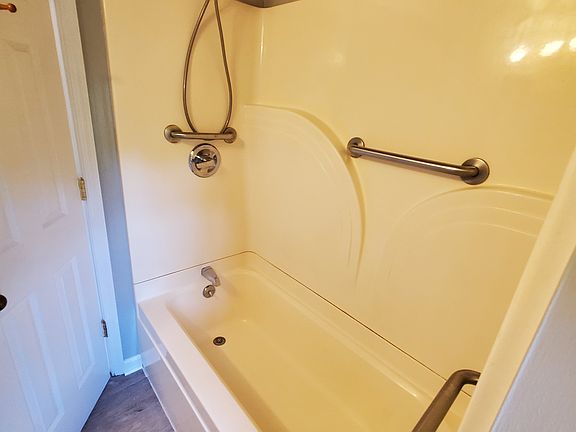 Full-size shower/bathtub in the bathroom