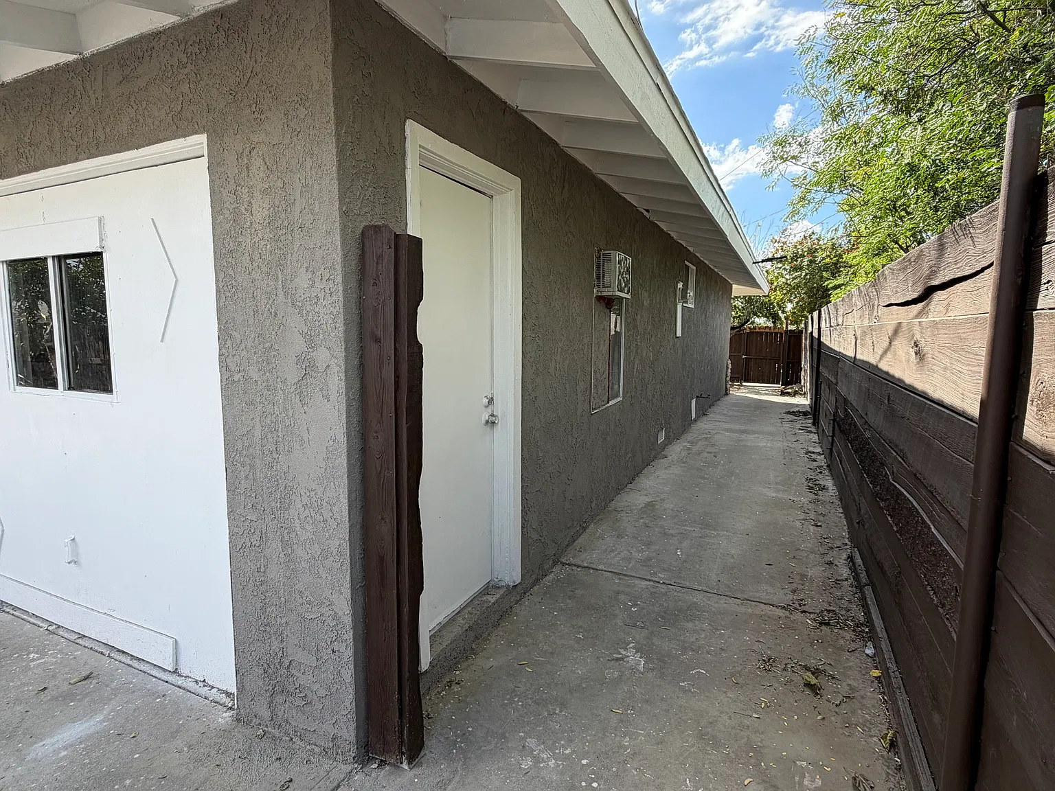 4 bed, 1182 sqft, $3,200 — Photo 2