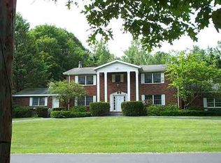 3 Walnut Ln E, Schenectady, NY 12309