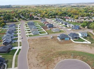 1105 S Oakland Cir, Brandon, SD 57005