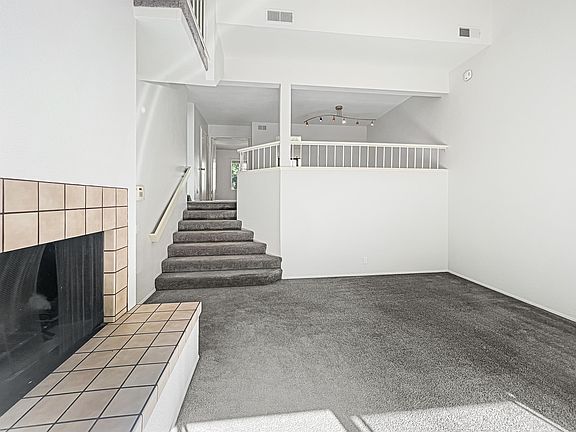3rd image of 3312 Caminito Eastbluff