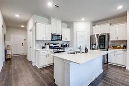 816 Goldenrod Ln — Photo 4