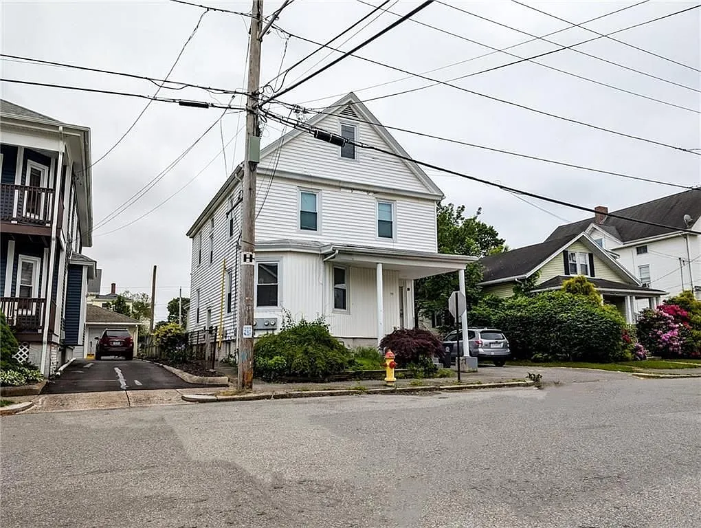 1 bed, 1.0 bath, 380 sqft, $1,600 — Photo 2