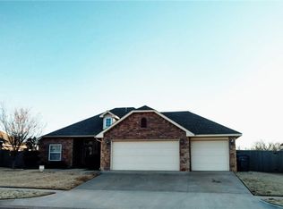 9820 SW 36th St, Yukon, OK 73099