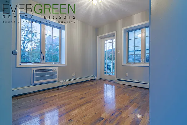 Rented by ERNY LLC | media 22