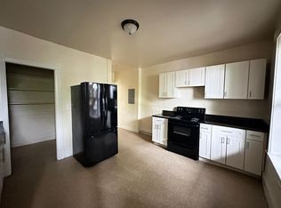 101-105 Elm St, Holyoke, MA 01040