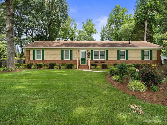 2nd image of 8906 Wedgewood Dr