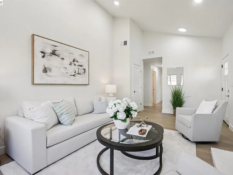 3168 Courthouse Dr — Photo 4