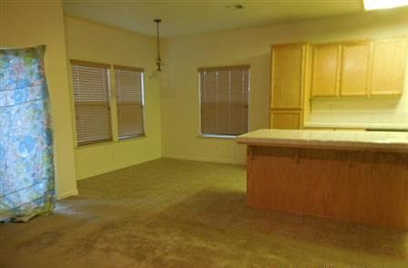 4th image of 3253 Lemmons St