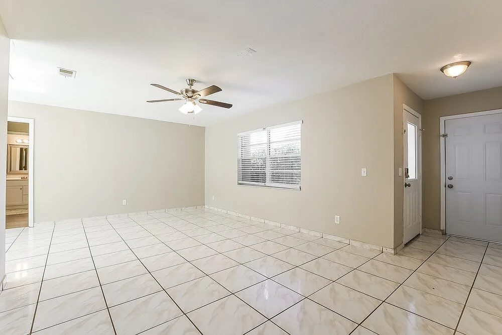 3 bed, 2.0 bath, 1140 sqft, $1,950 — Photo 3