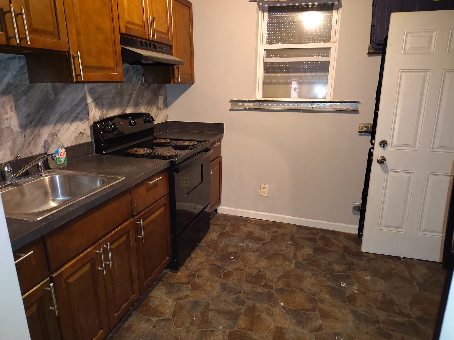 651 E Cornwall St — Photo 3