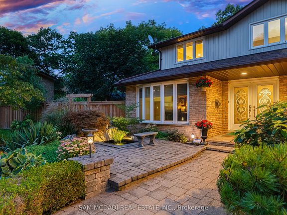 2nd image of 1664 Howat Cres