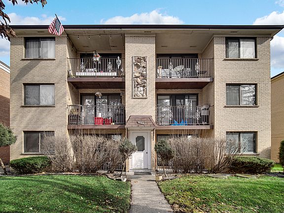 2nd image of 3853 N Narragansett Ave #203
